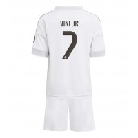 Camisa de time de futebol Real Madrid Vinicius Junior #7 Replicas 1º Equipamento Infantil 2025-26 Manga Curta (+ Calças curtas)